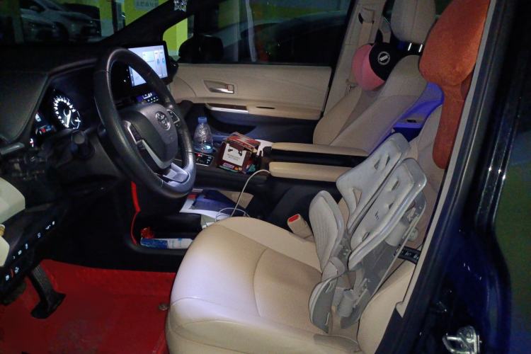 Used Toyota Granvia 2023 2.5L Hybrid Prestige PLUS Edition