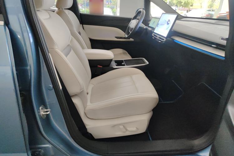 Used Venucia VX6 2023 520 Max Right Front Seat