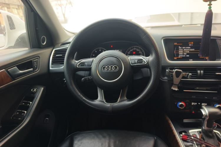 Used Audi Q5 2015 40 TFSI Comfort Model
