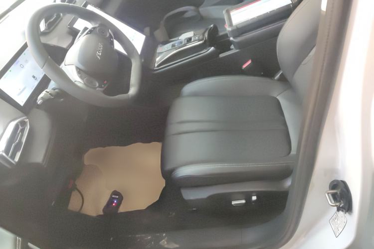 Used Dongfeng Aeolus Mage 2024 Honor Edition 1.5T Luxury Model
