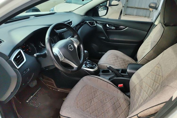 Used Nissan Qashqai 2016 2.0L CVT Elite Edition Driver Seat