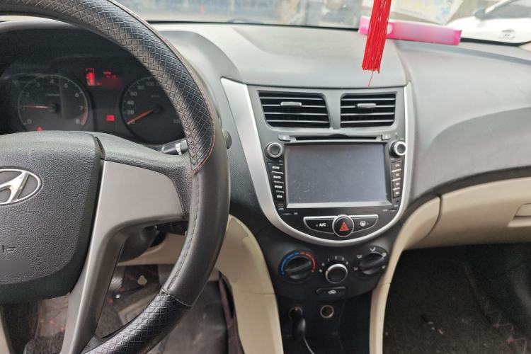 Used Hyundai Verna (older generation) 2014 1.4L Manual Smart GLS Trim
