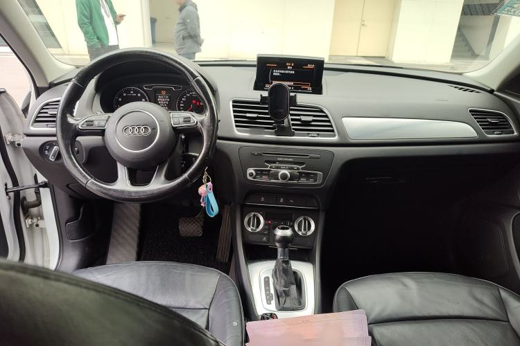 Used Audi Q3 2016 30 TFSI Collector's Edition Comfort Model
