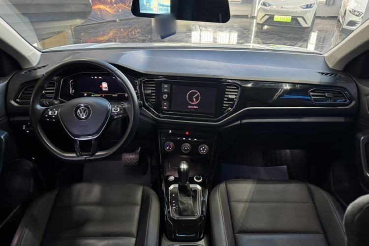 Used Volkswagen T-ROC 2020 280TSI DSG Two-Wheel Drive Comfort Version Interior 3