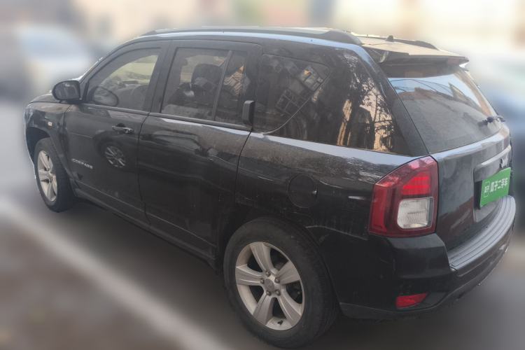 Used Jeep Compass 2015 2.0L two-wheel drive sport version Rear Left 45 Deg