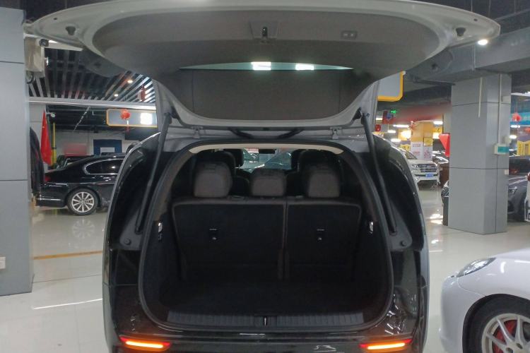 Used Li Auto MEGA 2024 Ultra Model
