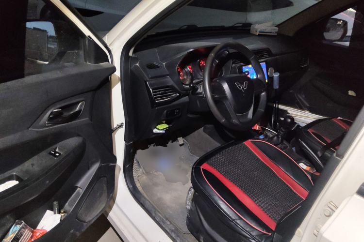 Used Wuling Hongguang 2019 1.5L S Basic Version China VI Standard LAR