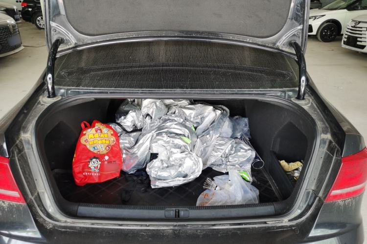 Used Volkswagen Magotan 2013 1.8TSI Prestige Model Trunk