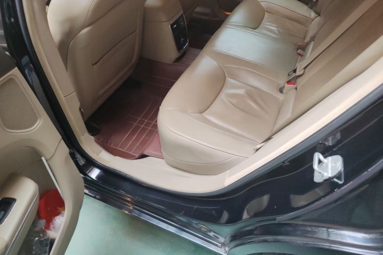 Used Chrysler 300C 2013 3.6L Luxury Edition Left Rear Seat