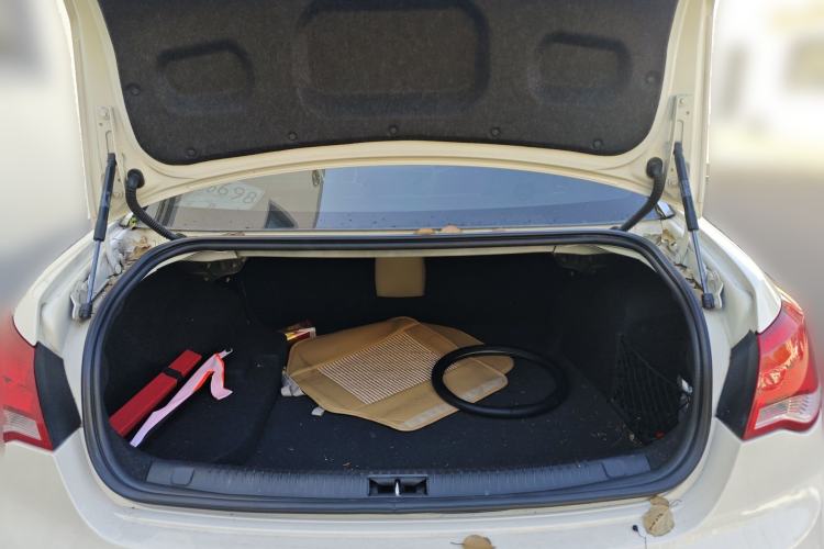 Used Roewe e550 2016 Flagship Edition Trunk