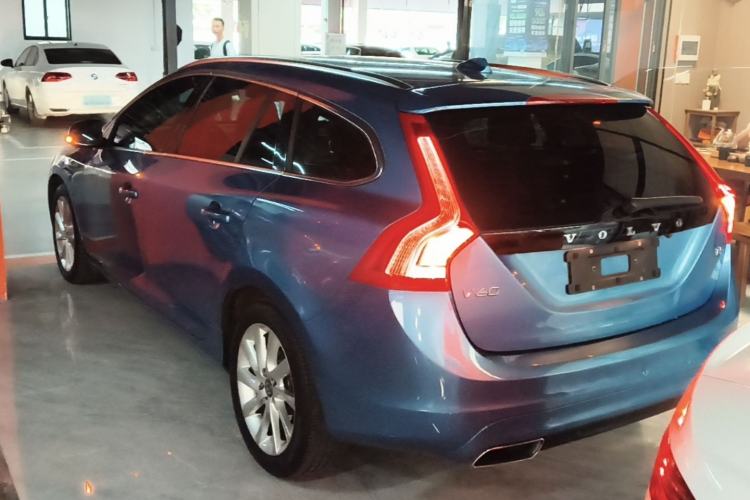 Used Volvo V60 2015 T5 Zhiyi Edition