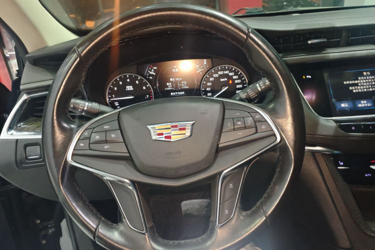 Used Cadillac XT5 2018 25T Luxury Model
