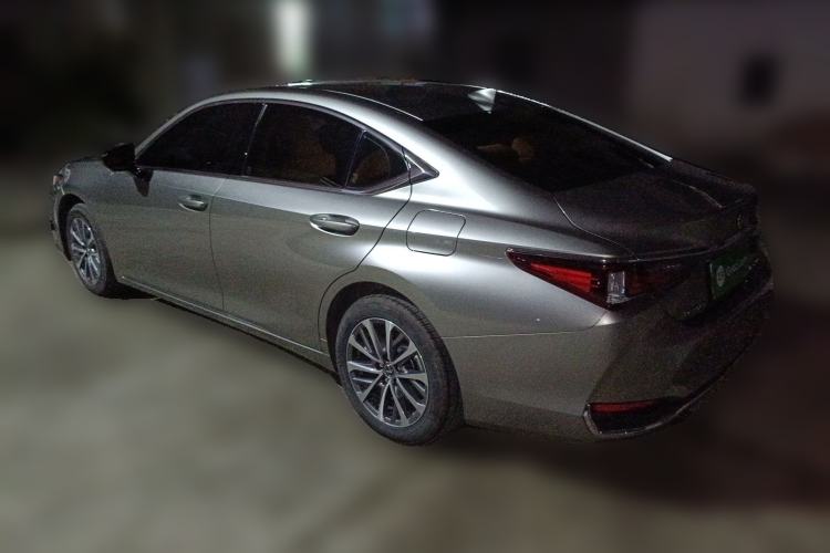 Used Lexus ES 2023 200 Excellence Edition Rear Left 45 Deg