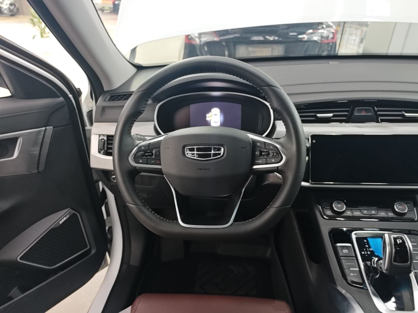 Geely Auto Emgrand X7 Sport 2022 1.8TD DCT Zhiya Trim — снимка 13