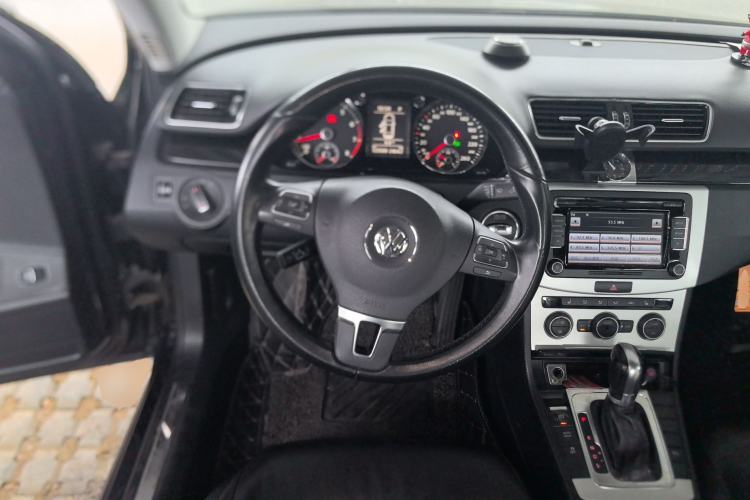 Used Volkswagen Magotan 2015 2.0 TSI Luxury Model
