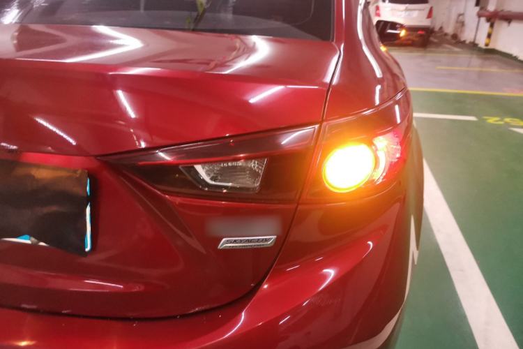 Used Mazda Mazda 3 Axela 2016 Sedan 1.5L Automatic Comfort Model
