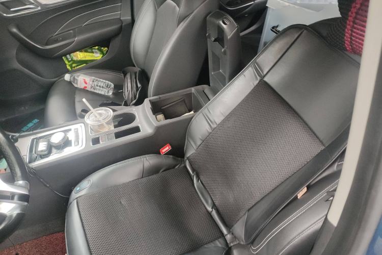 Used Roewe i6 New Energy 2017 45T Hybrid Connect & Smart Enjoyment Edition
