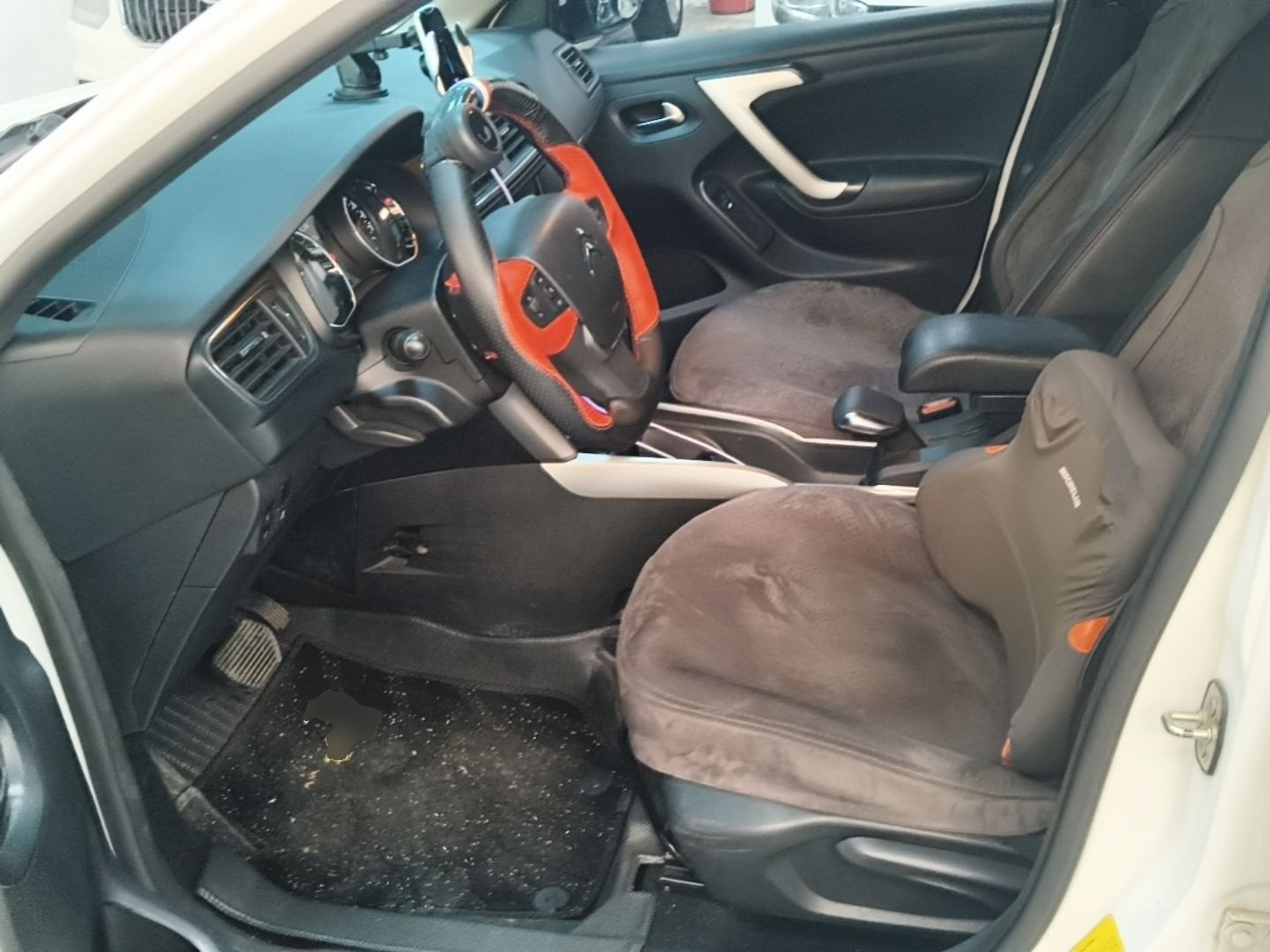 Interior delantero