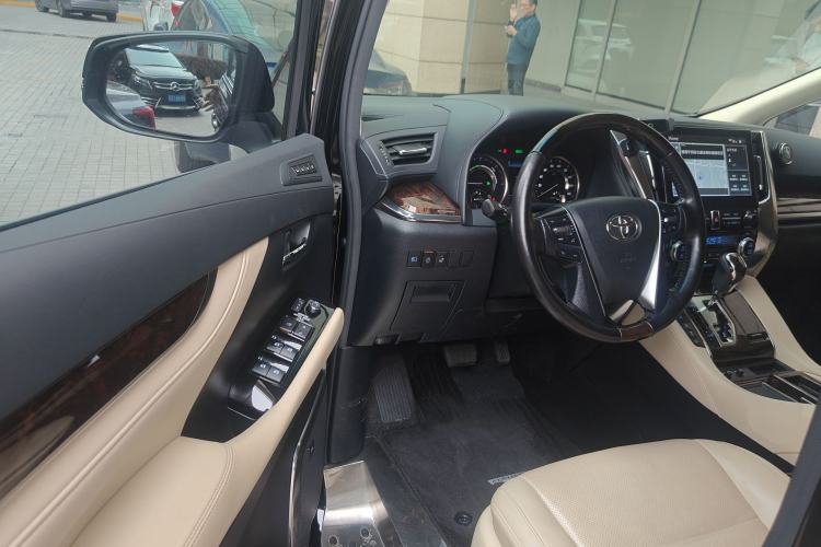 Used Toyota Alphard 2021 Dual-Engine 2.5L Luxury Edition