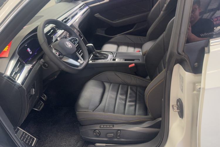 Used Volkswagen FAW-Volkswagen CC 2025 Model, Facelifted 380TSI, Striking and Shared Enjoyment Version