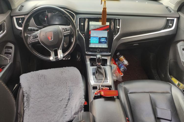 Used Roewe RX5 2016 30T Two-Wheel Drive Automatic Internet Smart Edition
