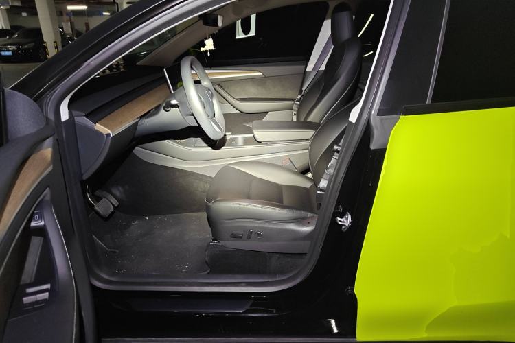 Used Tesla Model Y 2022 Rear-Wheel-Drive Version Left Front Seat