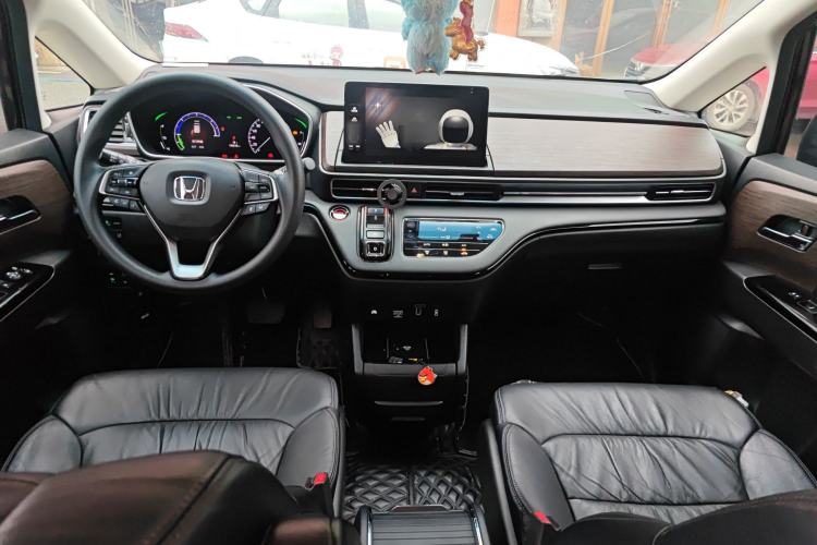 Used Honda Odyssey 2022 2.0L eHEV Sharp Smart Edition Center Console