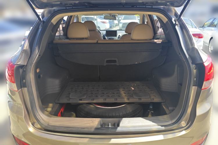 Used Hyundai ix35 2012 2.0L Automatic Two-Wheel Drive Elite Edition GLS Trunk