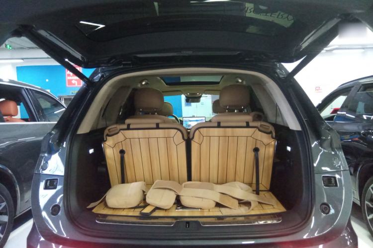 Used Hima AITO M7 2022 1.5T Four-Wheel Drive Luxury Edition Trunk