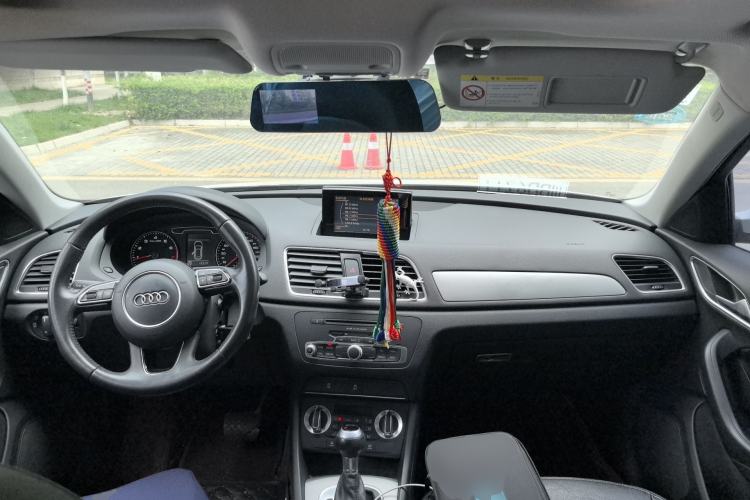 Used Audi Q3 2015 30 TFSI Ambition Edition Center Console