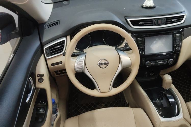 Used Nissan X-Trail 2014 2.0L CVT Comfort Edition 2WD Steering Wheel