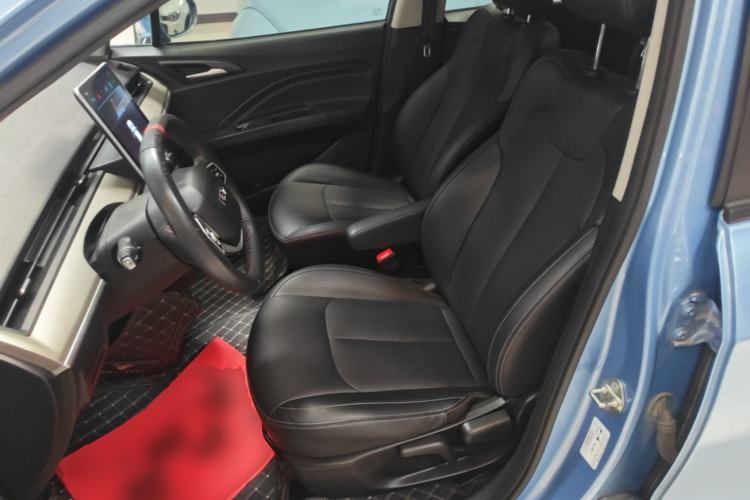 Used NETA V 2022 Long-Range Industry Custom Edition Left Front Seat