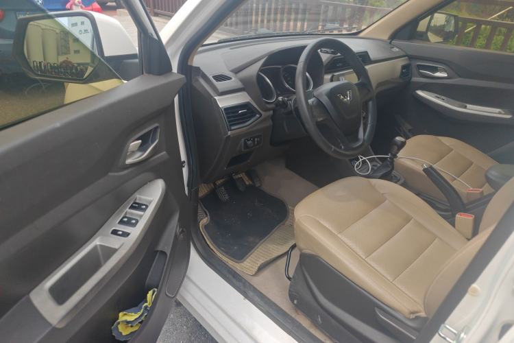 Used Wuling Hongguang 2019 1.5L S Comfort Edition China VI LAR