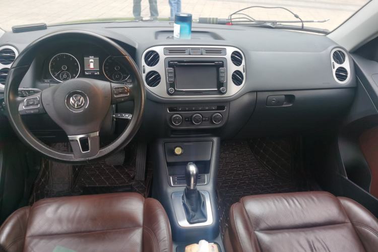 Used Volkswagen Tiguan 2013 1.8 TSI Automatic All-Wheel Drive Luxury Model Center Console