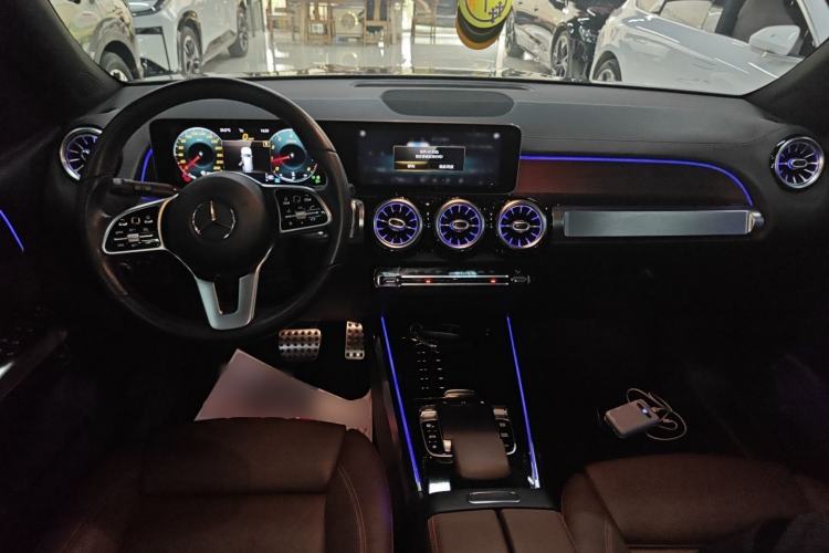 Used Mercedes-Benz GLB 2020 GLB 200 First Edition Special Version Center Console