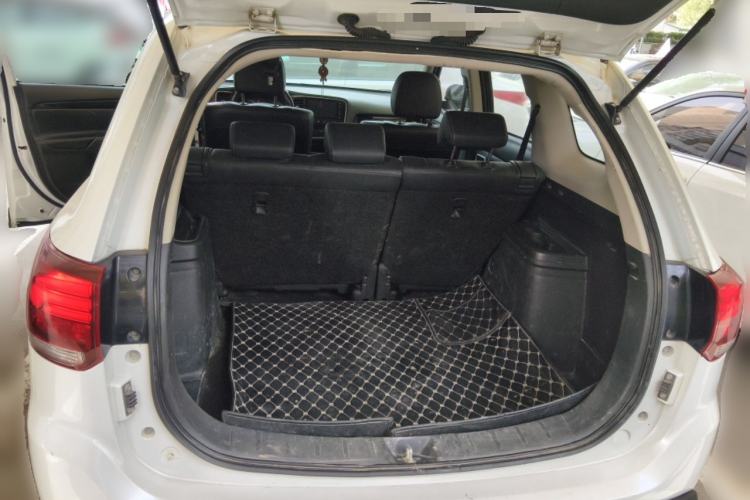 Used Mitsubishi Outlander 2018 2.0L Two-Wheel Drive Glory Edition 5 Seats Trunk