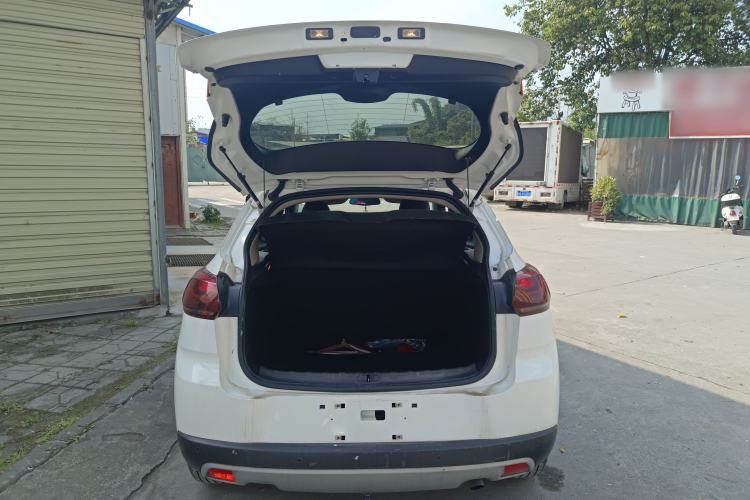 Used Citroen C3-XR 2015 1.6L Manual Pioneer Model Trunk