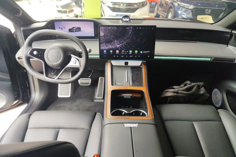 Used Hima Stelato S9 2024 All-Electric Ultra Four-Wheel-Drive Flagship Edition Center Console