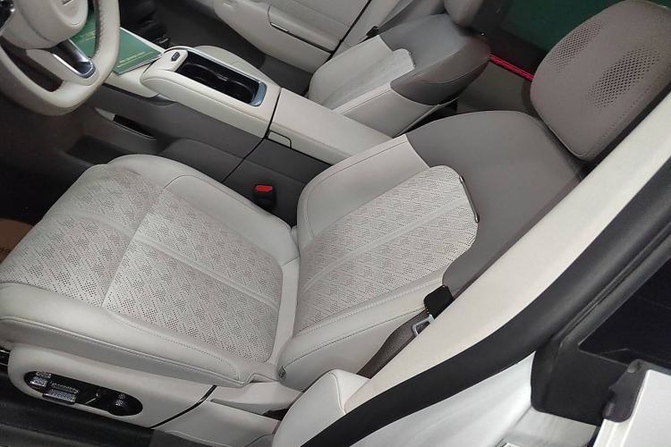 Used Zeekr 7X 2025 100 kWh Long-Range Rear-Wheel Drive with Intelligent Driving Features