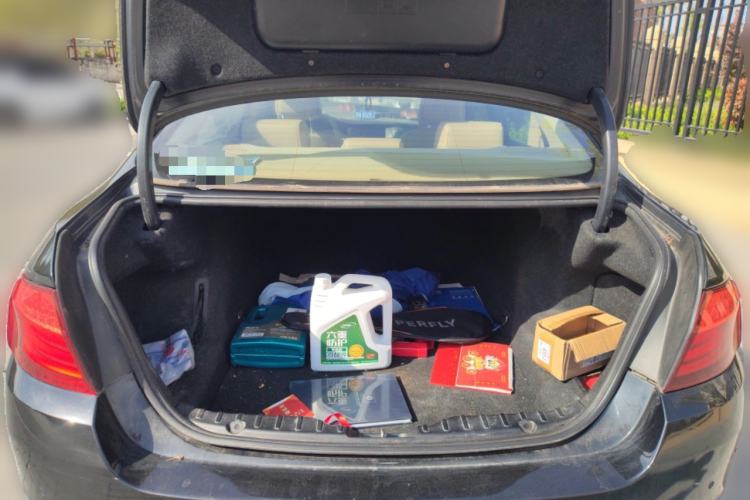 Used BMW 5 Series 2011 523Li Leading Model Trunk