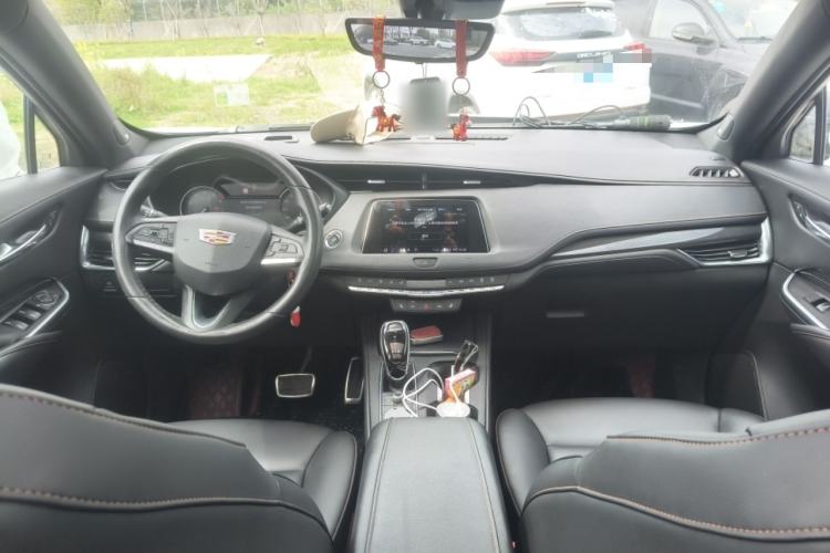 Used Cadillac XT4 2020 28T Four-Wheel Drive Leading Edition Center Console