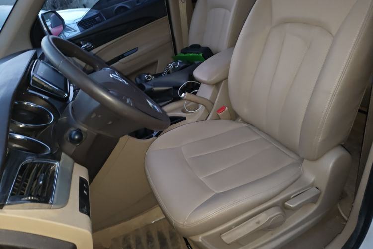 Used Baojun 730 2016 1.5L Manual Standard Version 7 Seats
