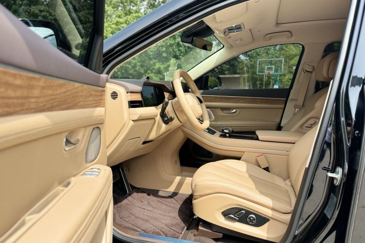 Used Hima AITO M7 2024 1.5T Intelligent Drive 4WD Ultra Version 5 Seats
