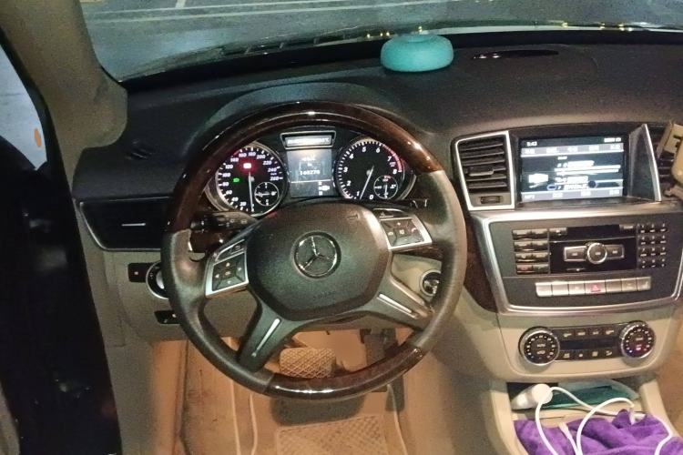 Used Mercedes-Benz M-Class 2012 ML 350 Sport Edition Steering Wheel