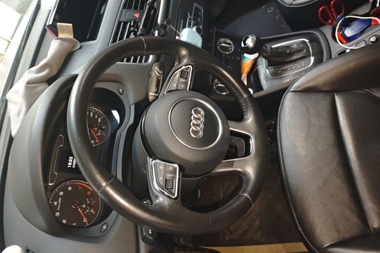 Used Audi Q3 2015 35 TFSI quattro Technology Edition Steering Wheel