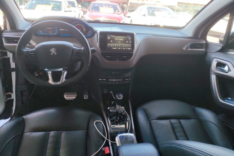 Used Peugeot 2008 2014 1.6L Automatic Navigation Edition Center Console
