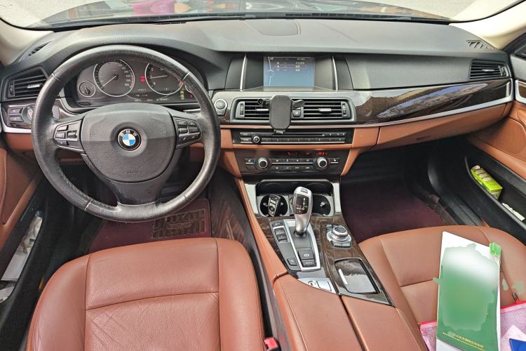 Used BMW 5 Series 2014 525Li Leading Model
