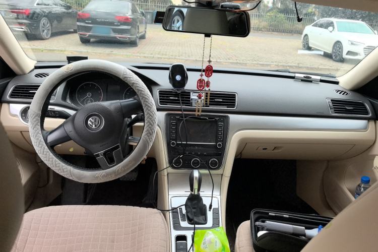 Used Volkswagen Passat 2011 1.8TSI Automatic Prestige Edition Center Console
