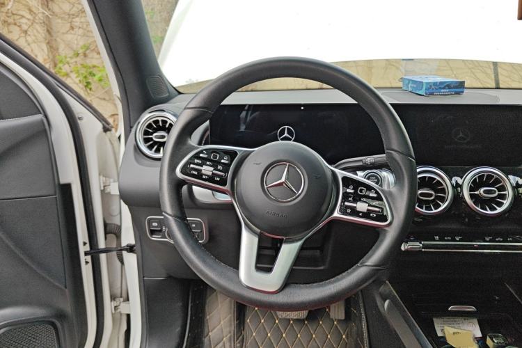 Used Mercedes-Benz GLB 2021 GLB 200 Dynamic Edition Steering Wheel