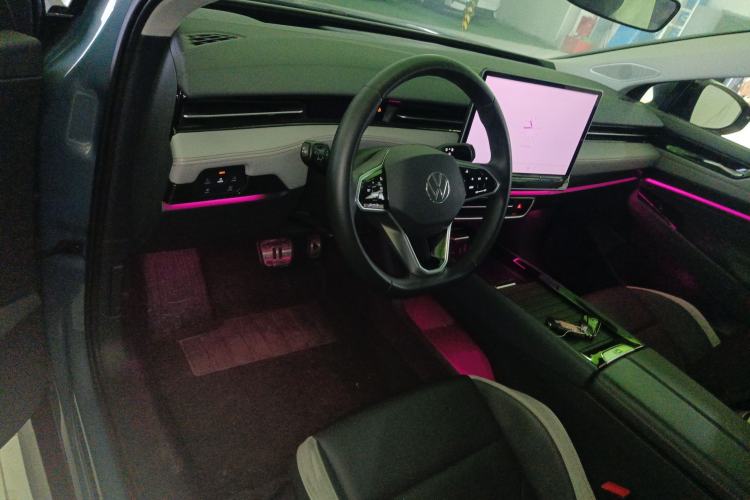 Used Volkswagen ID.7 VIZZION 2024 AIR model Center Console